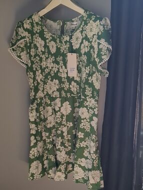 Green Floral Short Sleeve Dress with White Blooms